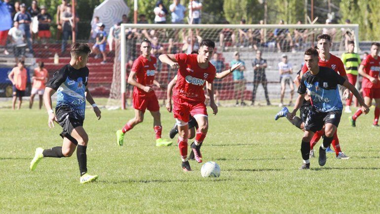 El Rojo y Rincón igualaron en La Chacra y Cutral Co de fiesta