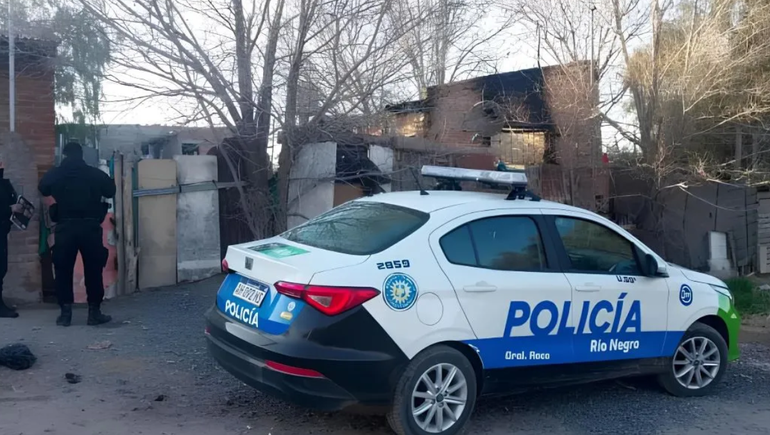 La Policía trabajó en el lugar del incendio. Investiga como se iniciaron las llamas.&nbsp;