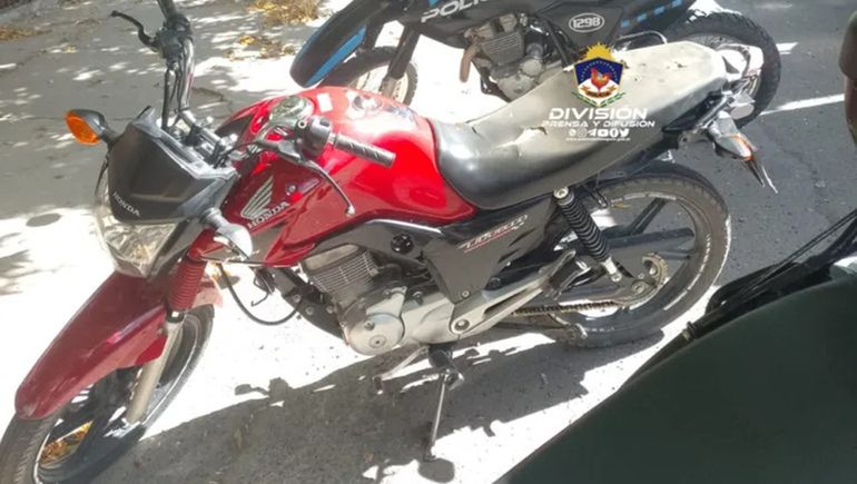 En 20 minutos, la Policía logró recuperar una moto robada