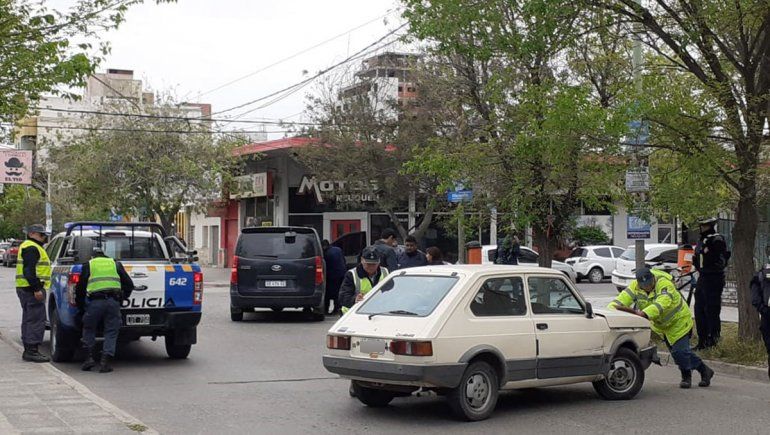 Se escapó de un accidente y chocó de nuevo a pocas cuadras: el alcotest le dio positivo