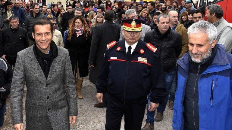 Omar Gutiérrez celebró el Día del Bombero en el cuartel de Plottier