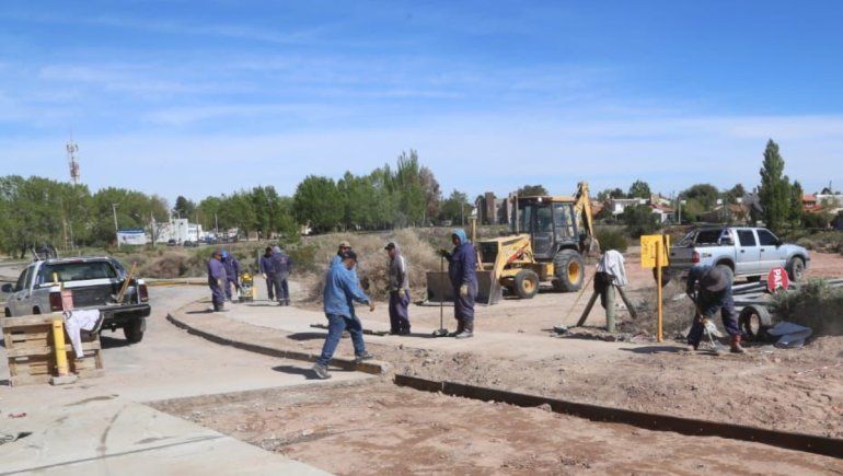 Otra obra clave que dotó de mayor fluidez al tránsito en la zona fue el asfalto de la Soldi. 