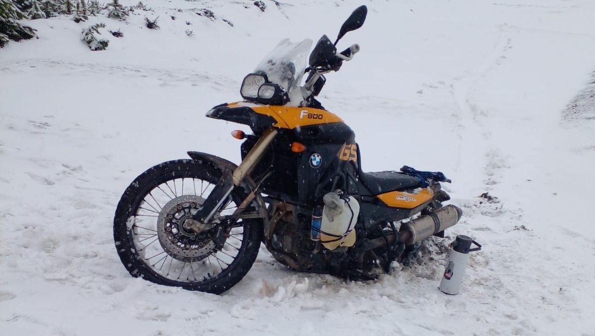 Dramático rescate: turista pasó toda la noche varado en la nieve al equivocarse de camino