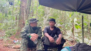 El padre de los chicos perdidos en la selva contó que la madre estuvo viva durante cuatro días. El padre de los chicos perdidos en la selva contó que la madre estuvo viva durante cuatro días.