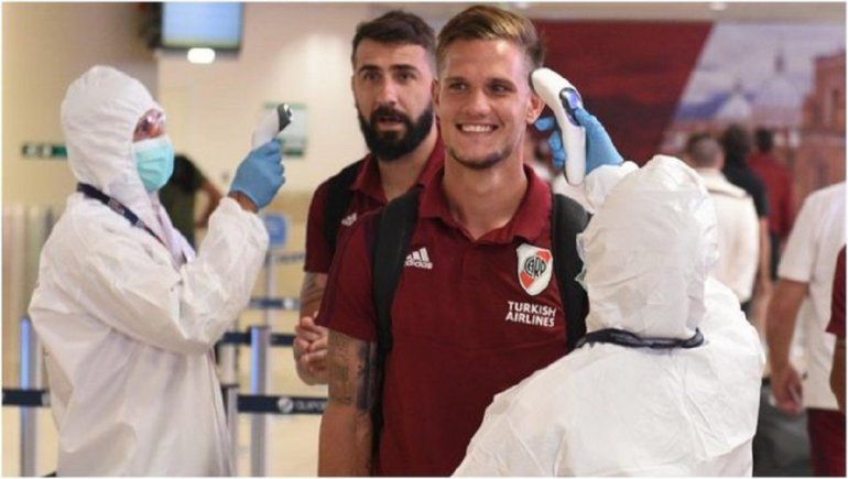 River: hisopados, agenda y maldición de los delanteros