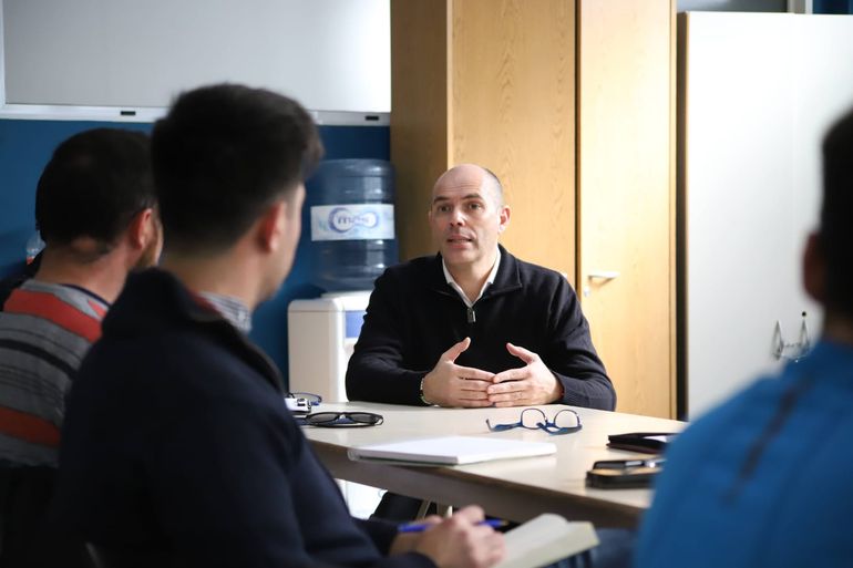 Esteban Cimolai, intendente de Centenario. Esteban Cimolai, intendente de Centenario.