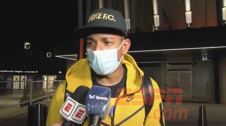 Villa regresó a Argentina y Riquelme no le atiende el teléfono: ¿Qué dijo?