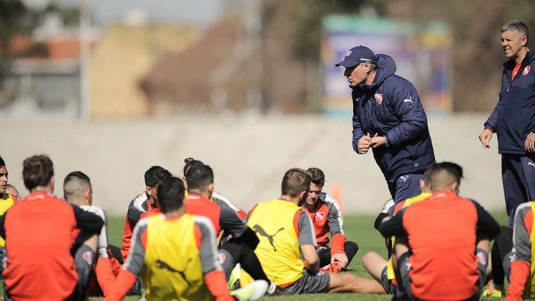 Holan apuntará a levantar el ánimo de su plantel.