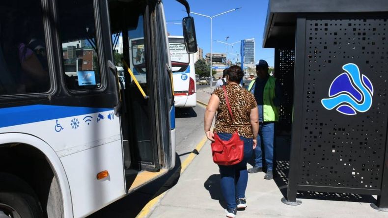 Instalan nuevas garitas modernas del sistema COLE: anticipan que el plan continuará en 2026 | LM Neuquen Instalan nuevas garitas modernas del sistema COLE: anticipan que el plan continuará en 2026