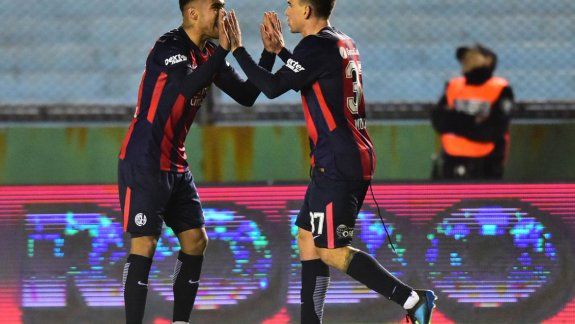El festejo del gol de Díaz, que llegó a los 17 del complemento.