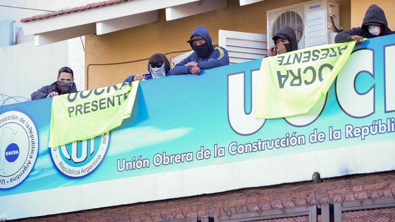 La Uocra se cambió de local al no poder desalojar la toma