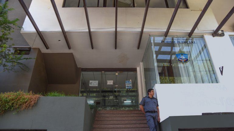 El acusado fue encontrado responsable de un delito menor.