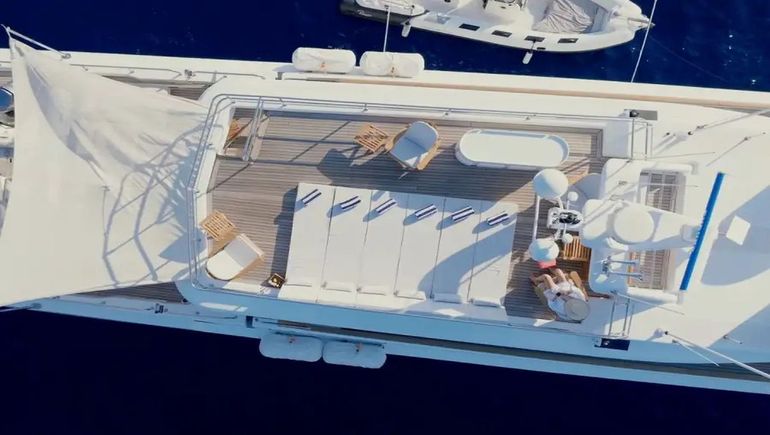 El Sea Lady II se incendió frente a los ojos de decenas de turistas en Saint-Tropez. El Sea Lady II se incendió frente a los ojos de decenas de turistas en Saint-Tropez.