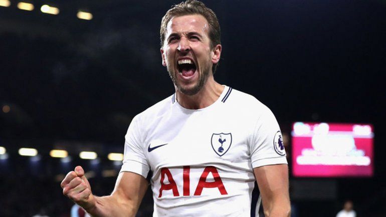 Con un triplete, Harry Kane destronó a Messi como goleador de 2017
