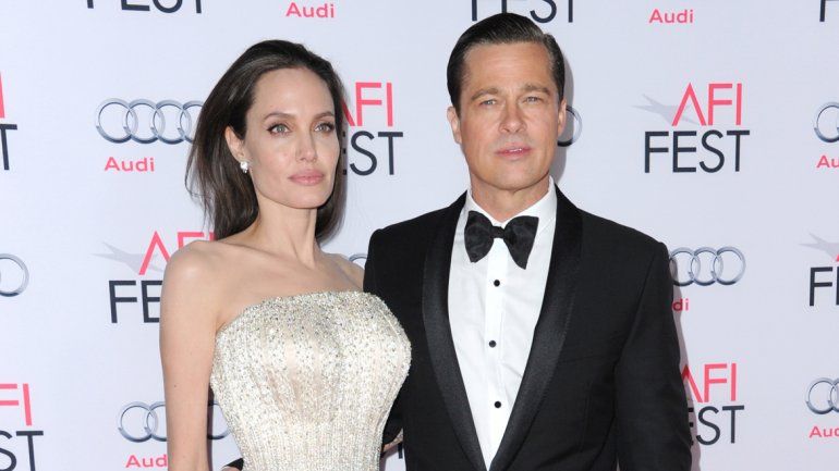 Son una bomba contra ella