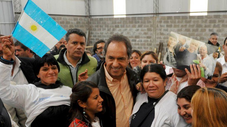 Scioli realizó ayer una recorrida de campaña por la localidad de José C. Paz.