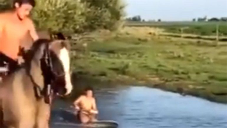 Inventaron un deporte acuático y se hizo viral