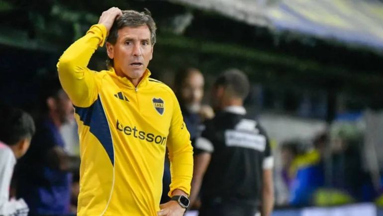 Úbeda está en la cuerda floja y Riquelme podría tomar una decisión pronto.