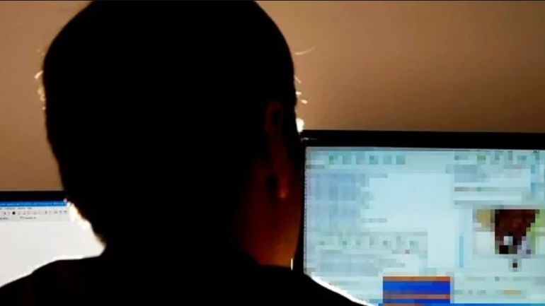 El joven compartió los videos al menos en dos ocasiones una misma noche, en un chat room de Facebook al que -según se comprobó- accedieron 9 personas. El joven compartió los videos al menos en dos ocasiones una misma noche, en un chat room de Facebook al que -según se comprobó- accedieron 9 personas.