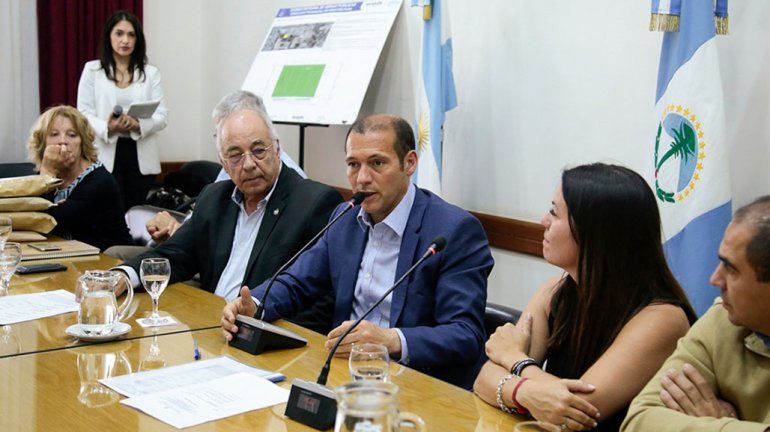 Tres empresas presentaron sus ofertas para la cancha de hockey en la ciudad