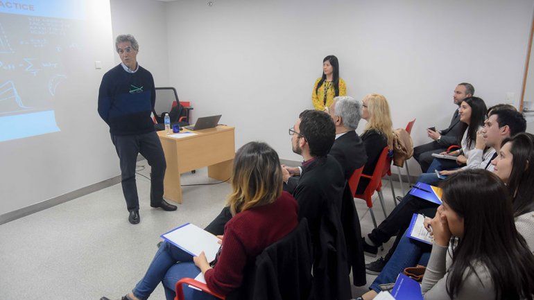 El COI capacitó sobre radiocirugía a físicos del país