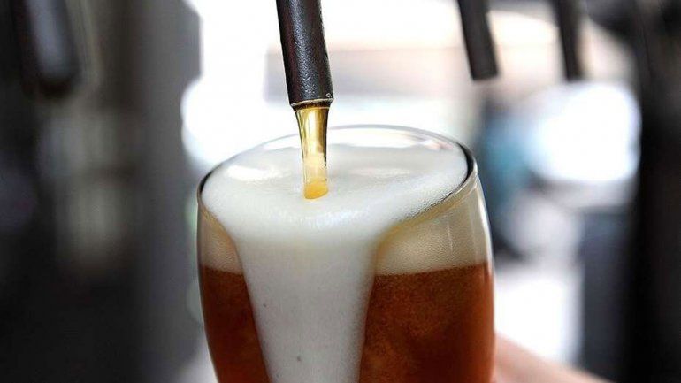 El homenaje al alfajor lo trabajan un periodista y tres fabricantes.