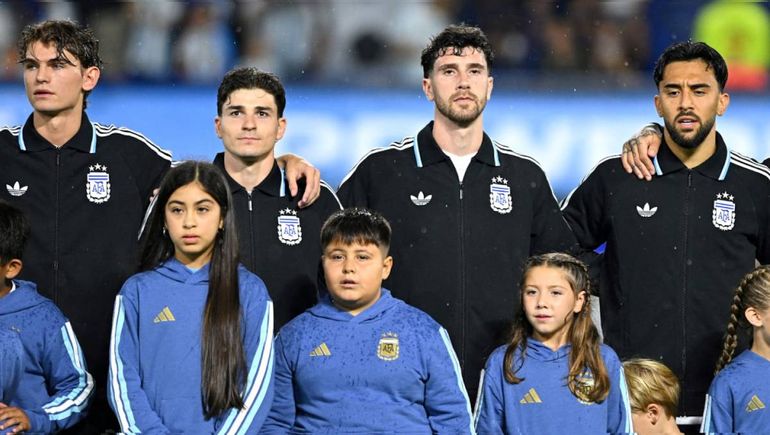 Un jugador de la Selección que podría estar en el Mundial 2026 se despidió de su club: a dónde irá