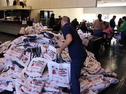 La entrega de kits escolares comenzó el jueves 19 de febrero, en los puntos habilitados. La entrega de kits escolares comenzó el jueves 19 de febrero, en los puntos habilitados.