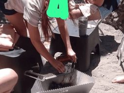 Una familia quiso hacer un asado y encendió el fuego en una zona peligrosa. Fue multada. Una familia quiso hacer un asado y encendió el fuego en una zona peligrosa. Fue multada.