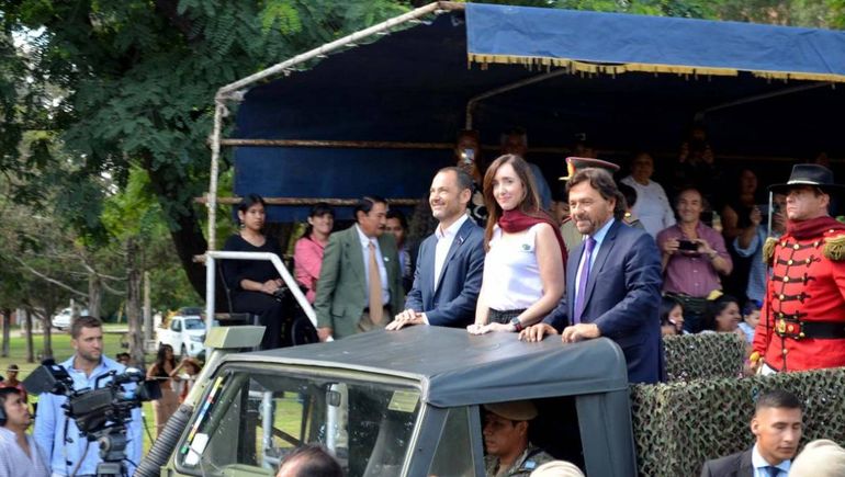 La vicepresidenta Victoria Villarruel junto al gobernador de Salta, Gustavo Sáenz, y el Corrientes, Gustavo Valdez.