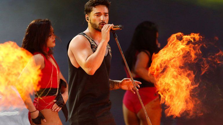 El colombiano de 22 años aseguró que no dejará de cantar Cuatro babys.