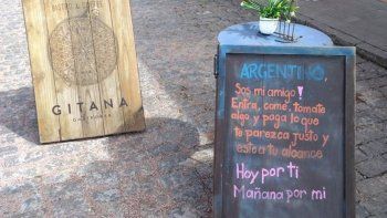 un restobar uruguayo se solidarizo con el momento argentino