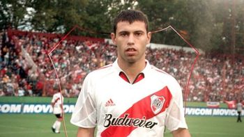 Javier Mascherano con la camiseta de River Javier Mascherano con la camiseta de River