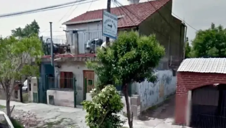 Una mujer ahorcó a su bebé, le pegó ladrillazos hasta matarlo y quiso ocultar el crimen