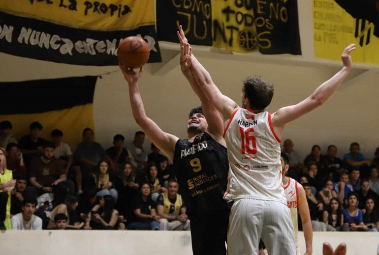 Pacífico le ganó el clásico a Independiente en El Viejo Ramírez. Fotos: Claudio Espinoza. 
