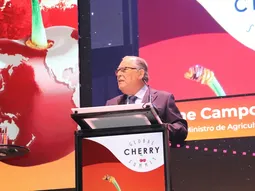 El ministro Jaime Campos advirtió que la alta dependencia de China es insostenible y llamó a diversificar mercados ante un escenario cada vez más incierto. El ministro Jaime Campos advirtió que la alta dependencia de China es insostenible y llamó a diversificar mercados ante un escenario cada vez más incierto.