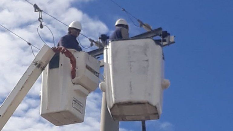 El temporal causó un apagón en Centenario
