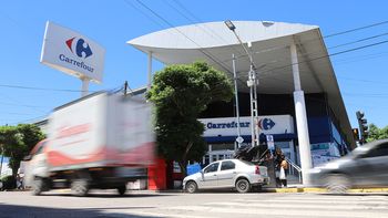 El violento robo ocurrió en la sucursal centro de Carrefour en Neuquén El violento robo ocurrió en la sucursal centro de Carrefour en Neuquén