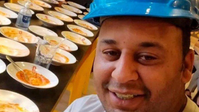 Insólito: comió tanto que lo echaron de un tenedor libre