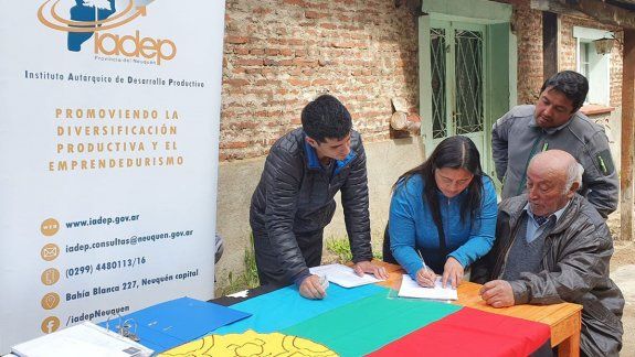 entregaron creditos a productores de ruca choroi