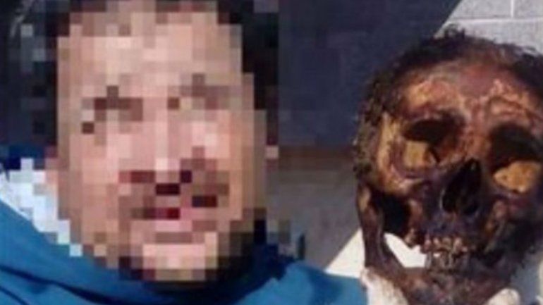 Polémica en Santa Fe por una selfie en un cementerio