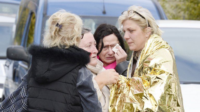 Sobrevivientes y familiares de las víctimas