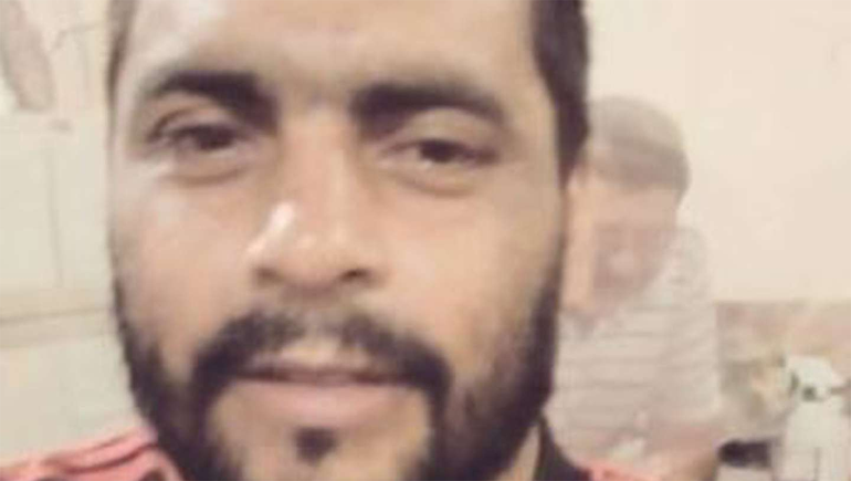 Iba en moto, lo alcanzó un rayo y murió al instante