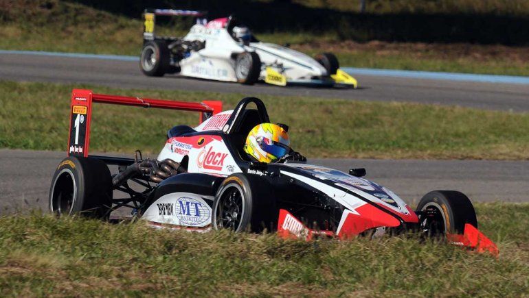 Jorge Barrio puede consagrarse en la Fórmula Renault 2.0 en la fecha de Alta Gracia