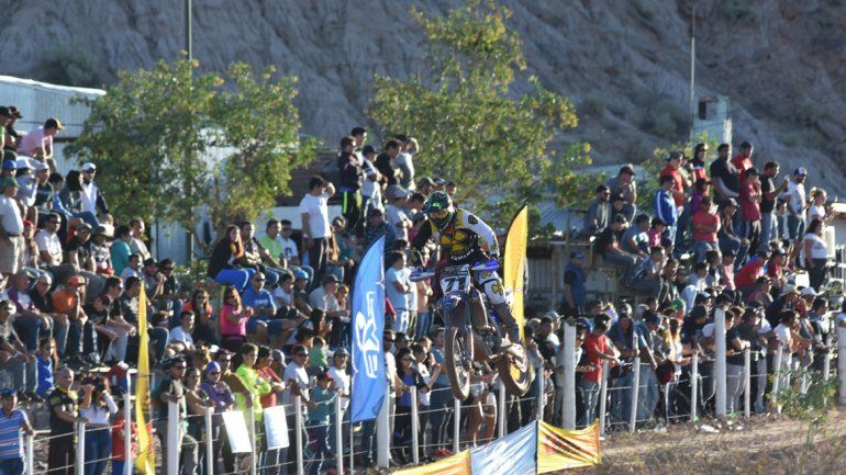 Schmit (71) se quedó con la categoría MX1 y Kriger (61) repitió victoria en la MX2. Hubo más de 3 mil personas.