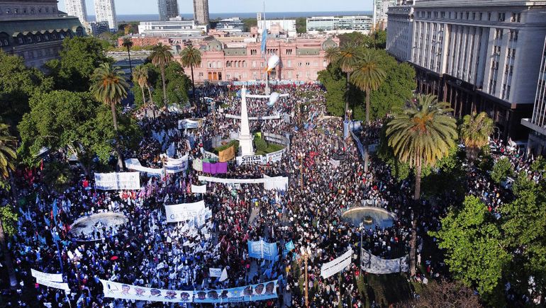 Fuego amigo en el Día de la Lealtad: ¿quién criticó al Presidente?