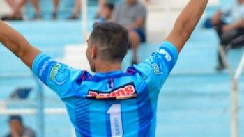 El festejo del arquero que la metió de arco a arco. El festejo del arquero que la metió de arco a arco.