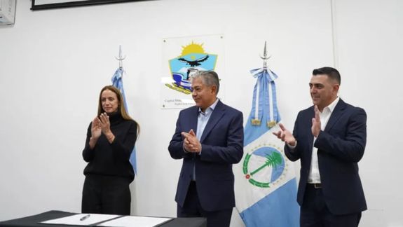 Rolando Figueroa visitó Chos Malal.