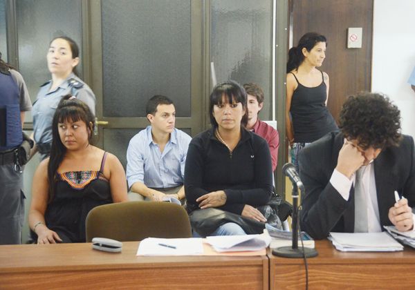 Condenadas a 11 años, una de las viudas negrasno va presa