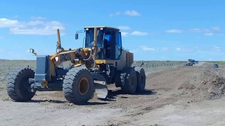 Chubut: obras en los desvíos de la Ruta 40 a la altura del tramo Facundo-Los Tamariscos.